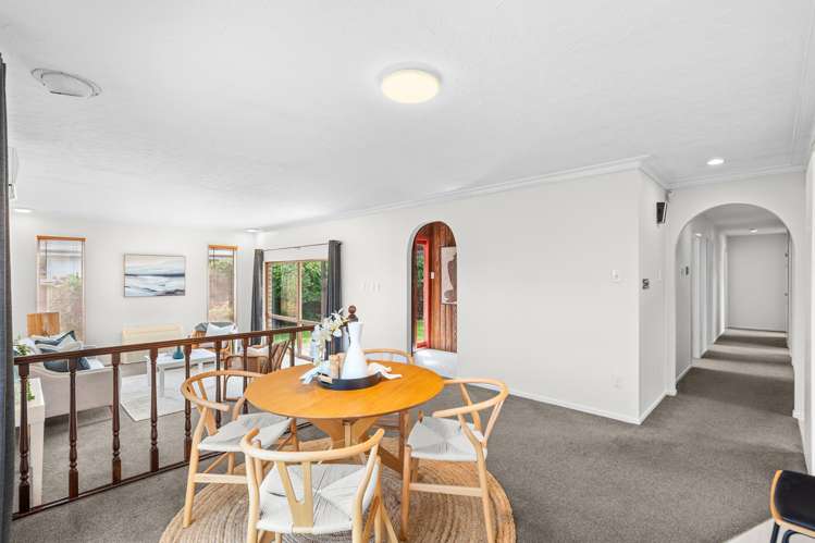 17 Yellowstone Crescent Burwood_7