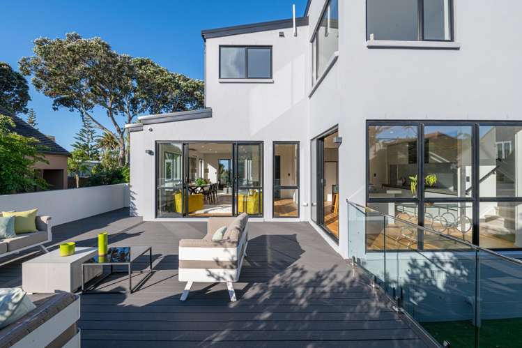 18b The Esplanade Eastern Beach_6