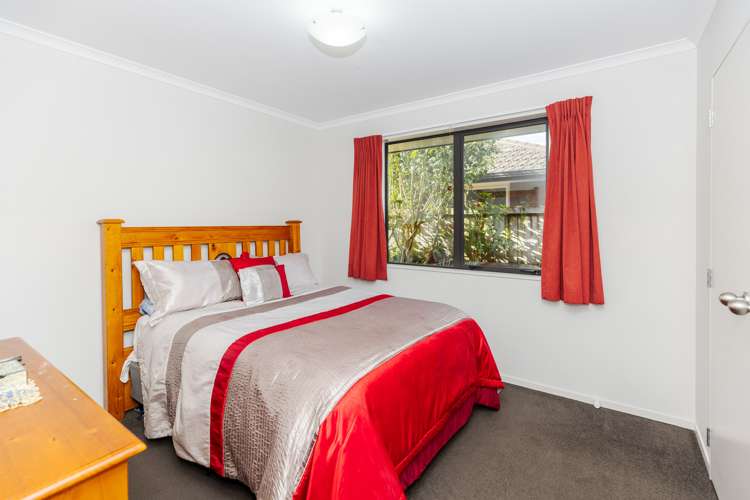 66 Farnborough Drive Grandview Heights_12