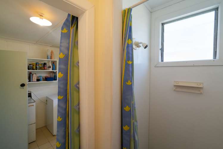 7 Marine Parade Cooks Beach_16