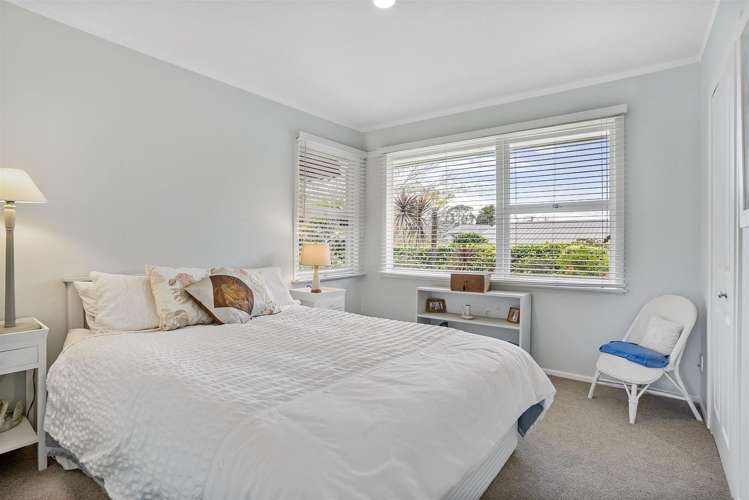 5 Colmar Road Mellons Bay_7