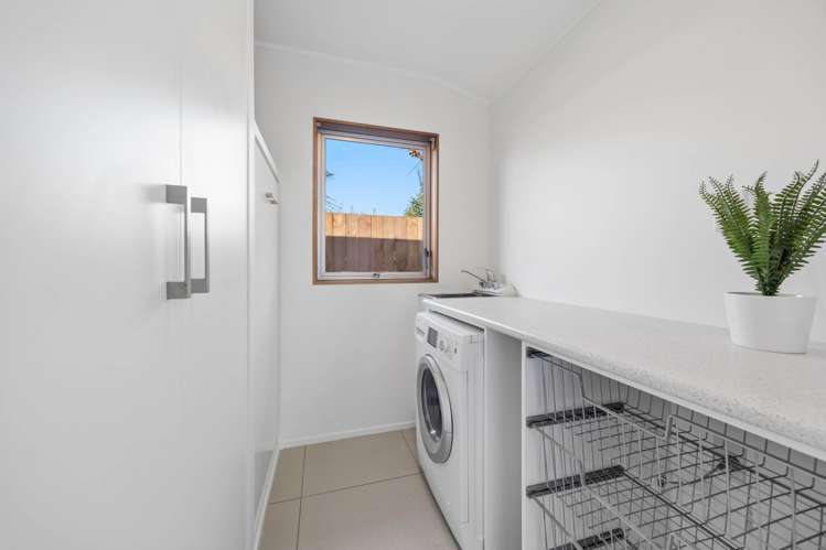 16 Maugham Drive Bucklands Beach_14