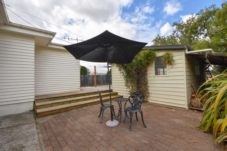 249 High Street South Carterton_17