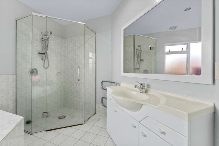 33 Gulf Crest Bucklands Beach_19