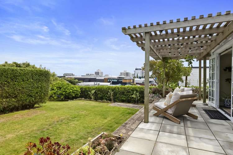 60 Gover Street New Plymouth_13