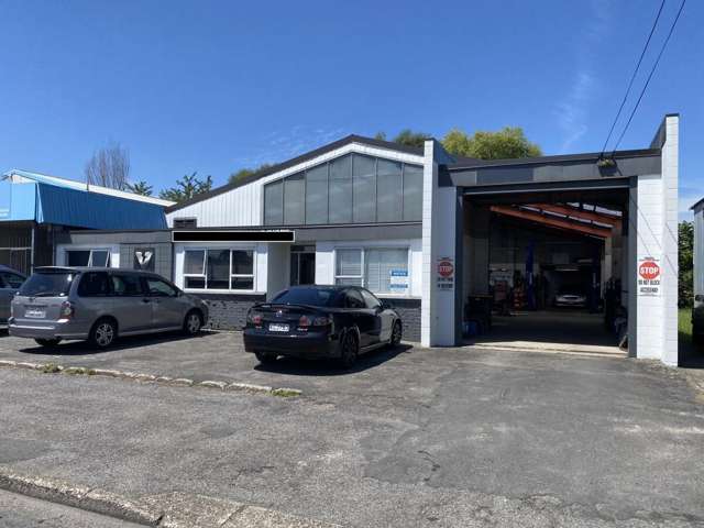 Very Tidy Workshop in Popular Area