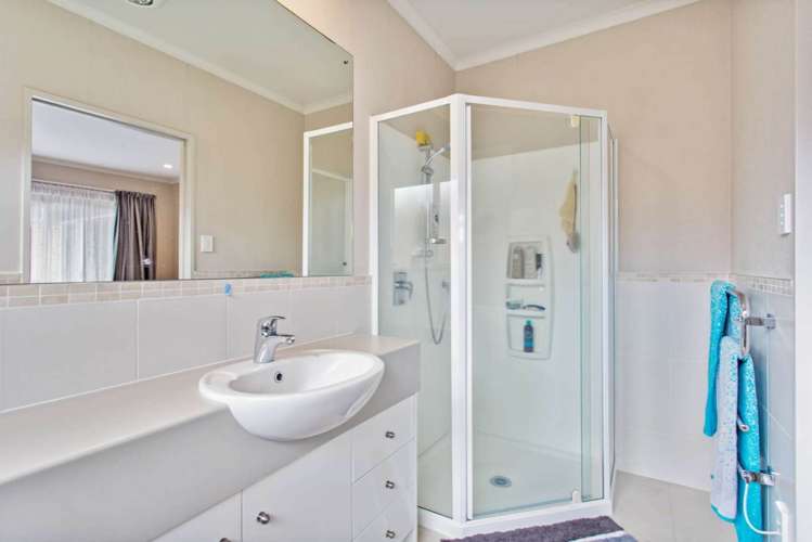 37 Stranraer Crescent Wattle Downs_9