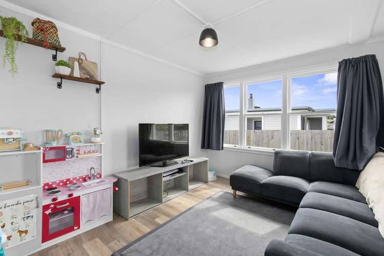 9 Morere Street Titahi Bay_19