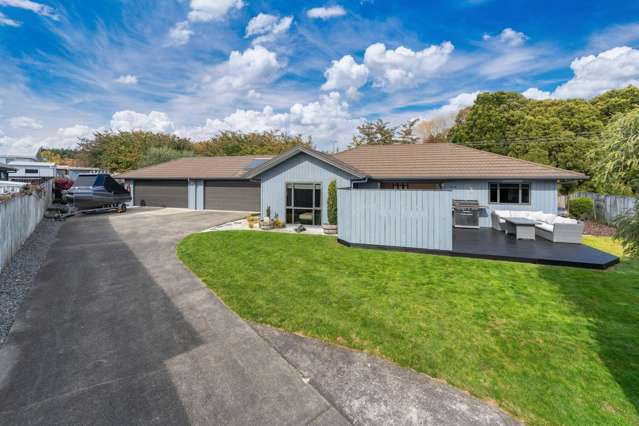 Quadruple Garaging, Richmond Heights