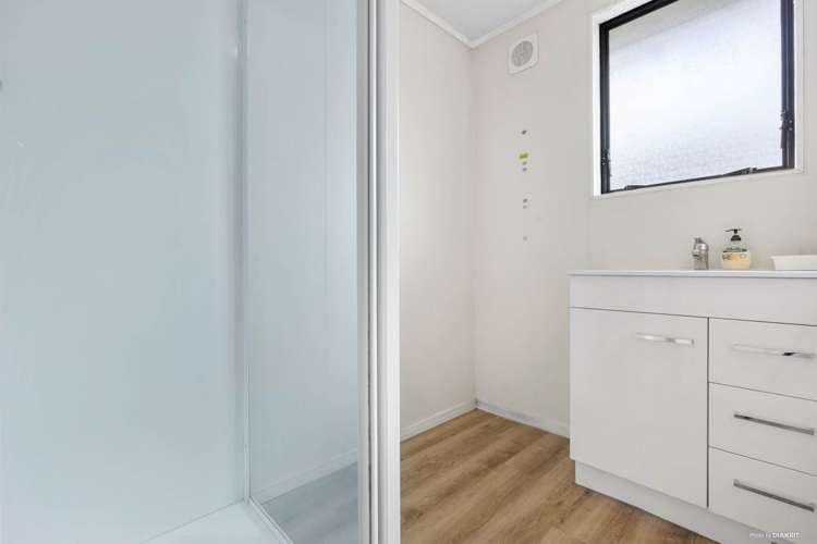 2/60 Redcrest Avenue Red Hill_5