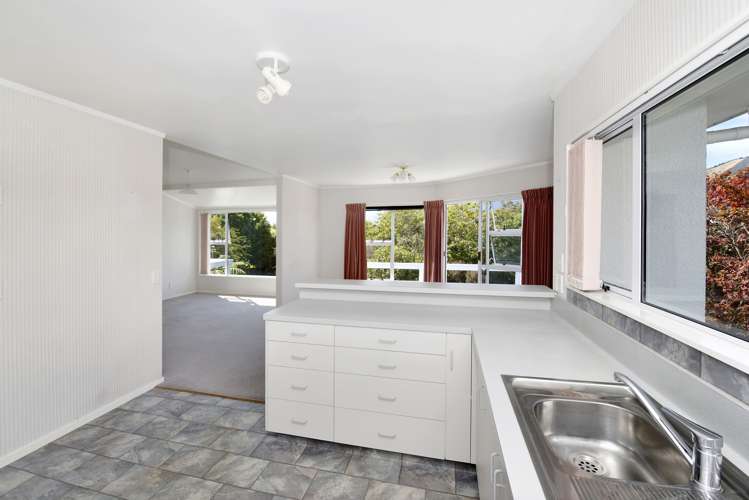 32 Washbourn Drive Richmond_8