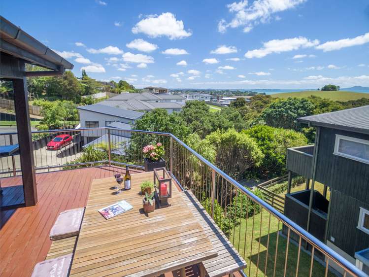 16 Crossland Place Maraetai_26