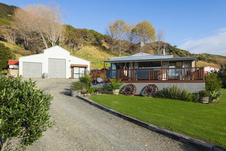 108 Waiotu Road Tokomaru Bay_1