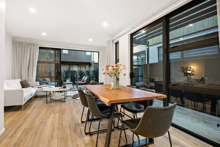 44 Glidepath Road Hobsonville_9