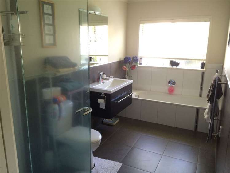 11 Azores Way Welcome Bay_9