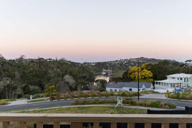 11 Awanui Road Red Beach_20