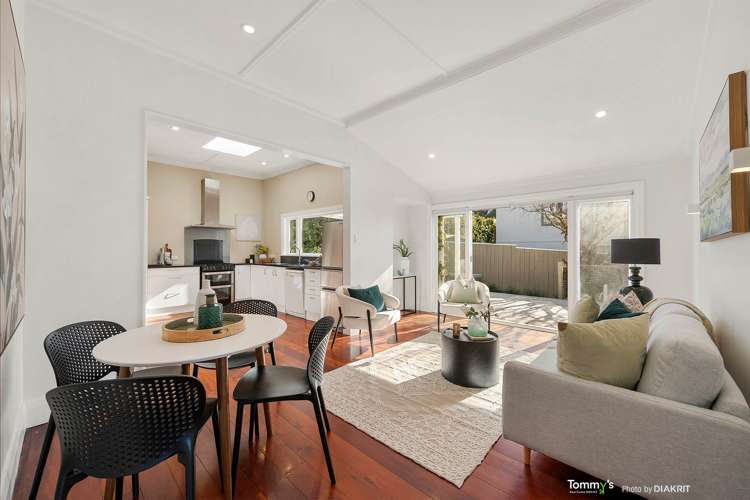 24 Wha Street Lyall Bay_2