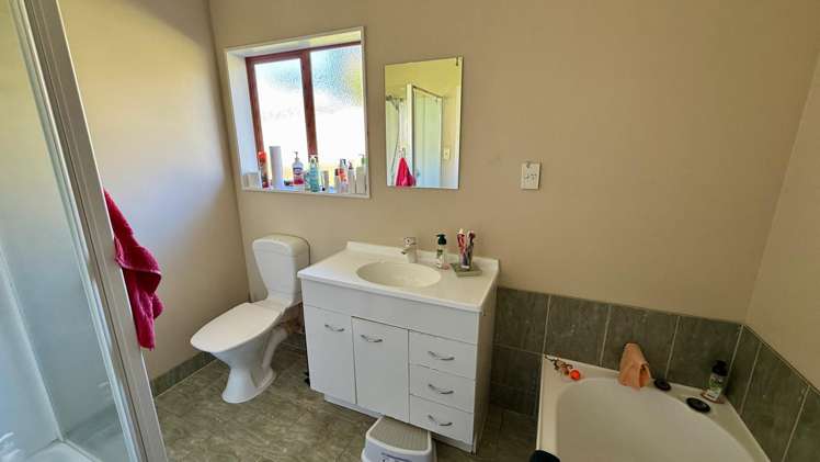 16a Roick Parade Glen Eden_10