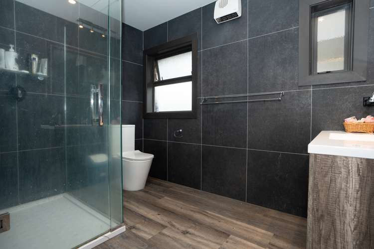 1 Southsea Crescent Silverdale_5