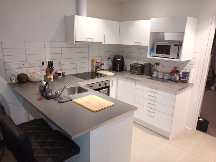 E14/71 Spencer Road Oteha_20