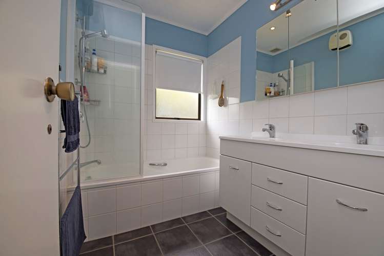 180 Universal Drive Henderson_11