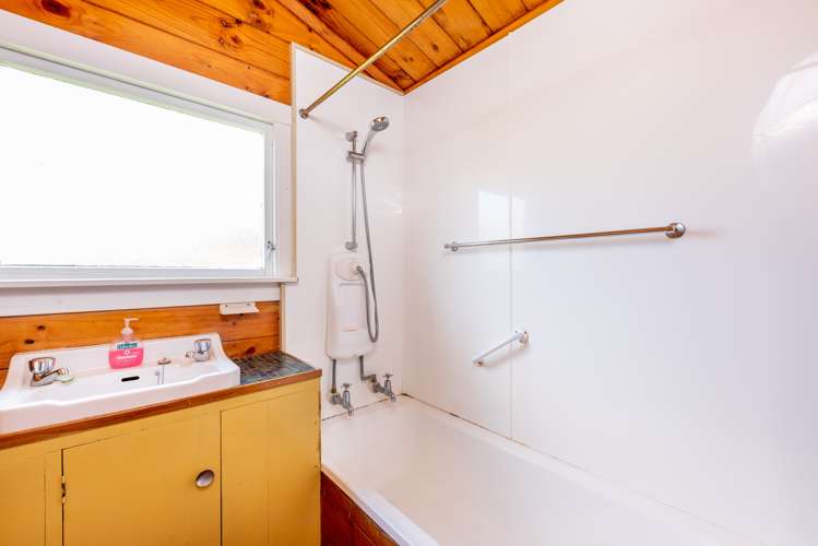 24 Koutu Beach Road Opononi_15