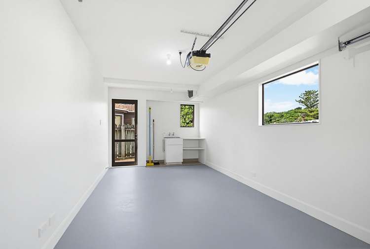 2/4 Richard Street Titahi Bay_12