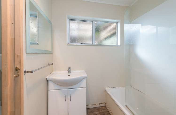 45 Murphy Street Toi Toi_11