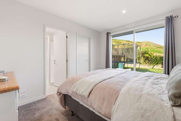 244 Ballintoy Park Drive Welcome Bay_12