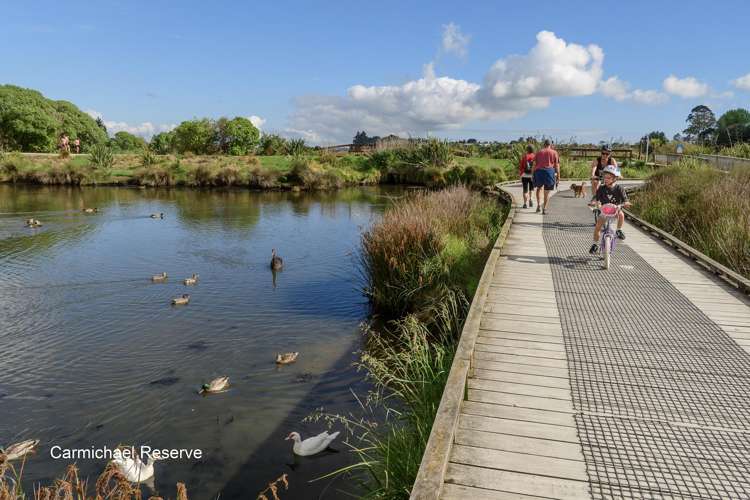 57 St Pauls Drive Brookfield_24