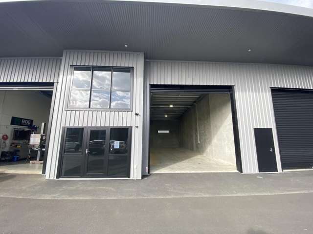 Modern Industrial Unit &ndash; Airport Precinct