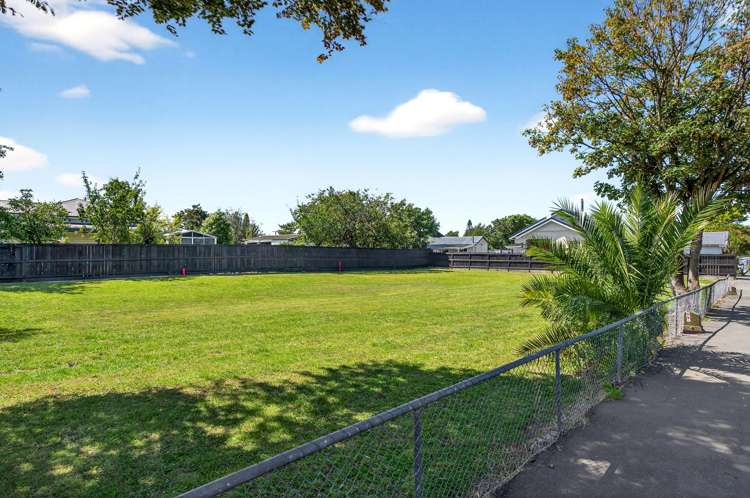 Lot Lots 1,2 and 3/- 23 Hogg Crescent Masterton_14