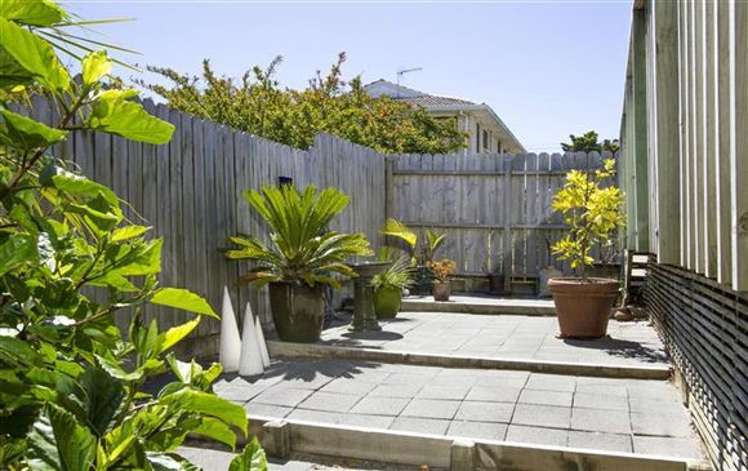 2/818 East Coast Road Oteha_11