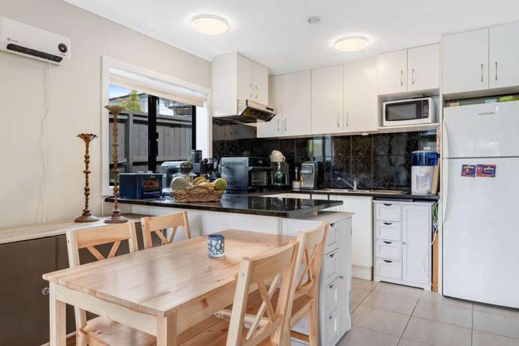 1/60 Richard Farrell Avenue Remuera_15