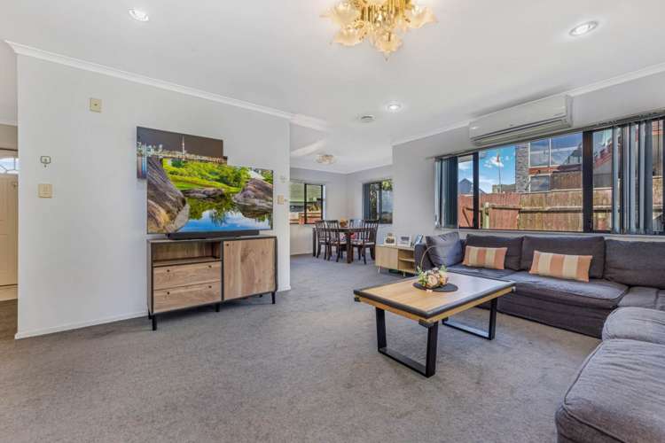 70 Robert Ross Place Clendon Park_4