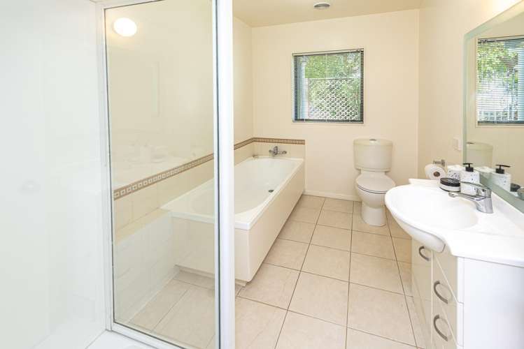 4 Rotokawau Drive St Johns Hill_20