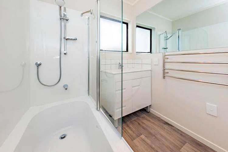1/6 Hatherly Place Clendon Park_9