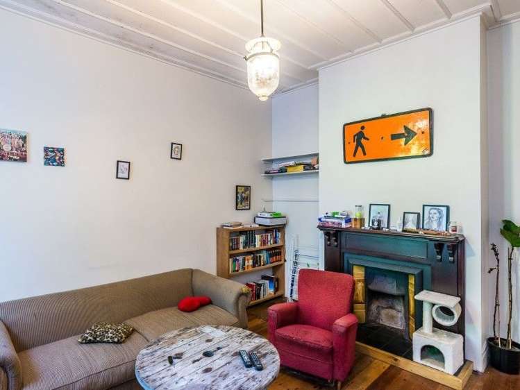 6 Russell Terrace Newtown_1