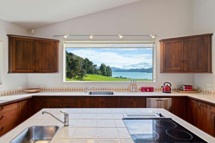 5564 Kenepuru Road Waitaria Bay_12