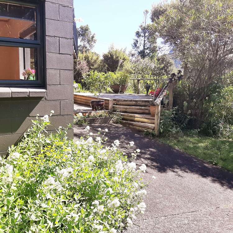 1212 Huia Road Huia_8