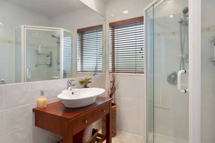 69 Manor Park Sunnyhills_17