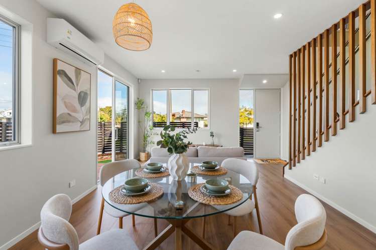 38 Antrim Crescent Otara_1