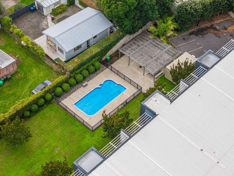 210/8 Thompson Park Road Mount Wellington_17