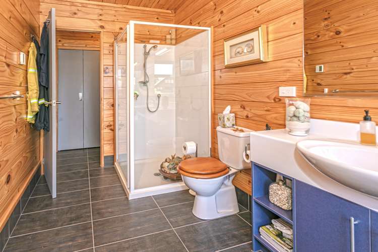 112 Oratia Place Onemana_21