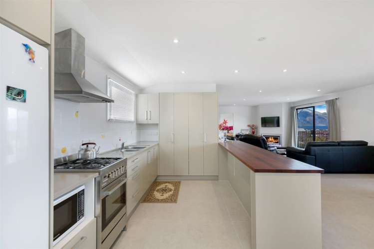 35 Suburb Street Queenstown_9