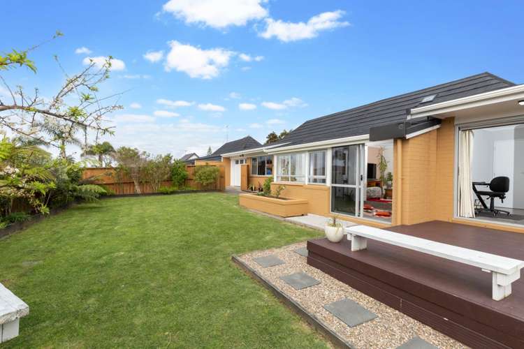 2/15 Vivian Wilson Drive Eastern Beach_10