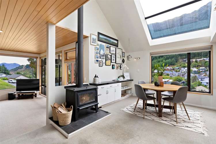 1 Pine Lane Fernhill/Sunshine Bay_5