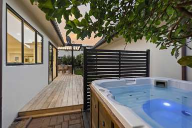 16A Seccombes Road_2