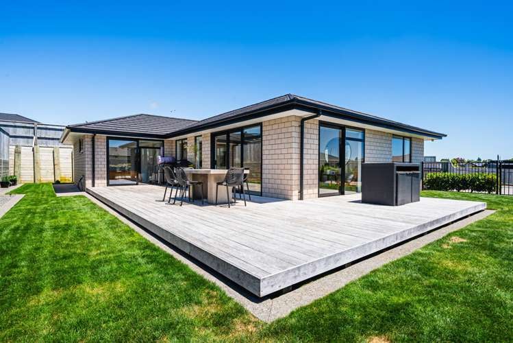 246 Parklands Avenue_0