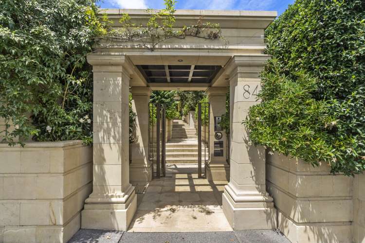 84 Paritai Drive Orakei_9